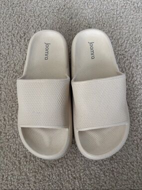 NWOT Joomra Ivory Slide Cloud Slipper Sandals - Size 39-40 Women 8.5/9 Men 6.5/7